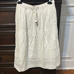 Chic White Lace A-Line Skirt